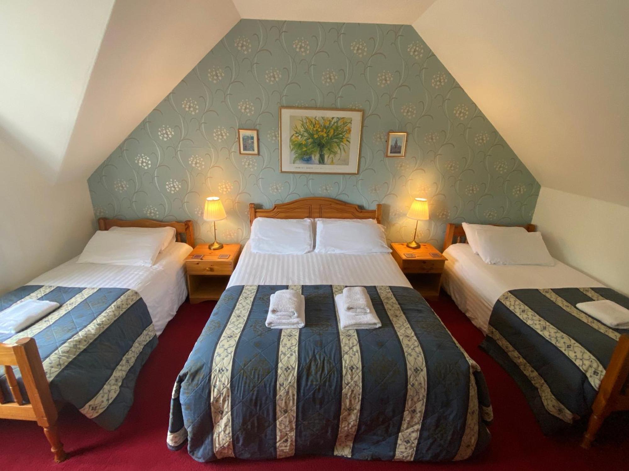 Glenan Lodge Self Catering Tomatin Buitenkant foto