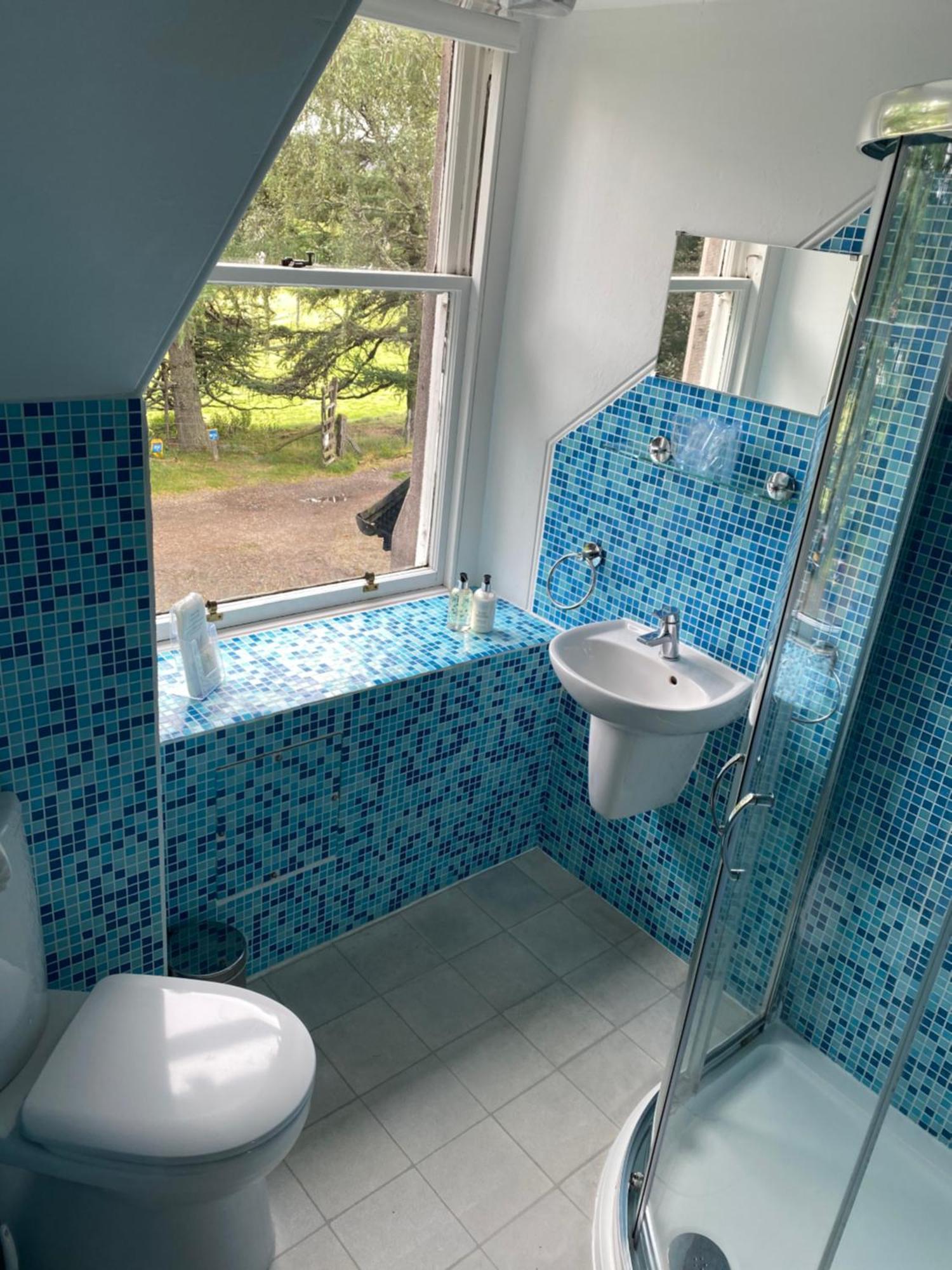 Glenan Lodge Self Catering Tomatin Buitenkant foto